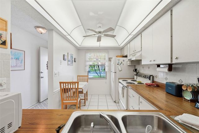 2609 WOODGATE LANE K4, Sarasota, FL 34231