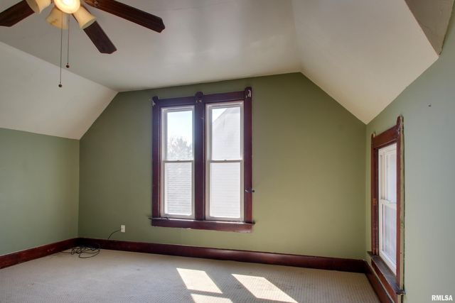 607 S 17TH Street, Quincy, IL 62301