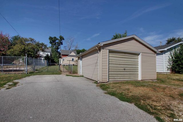 607 S 17TH Street, Quincy, IL 62301