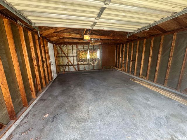 607 S 17TH Street, Quincy, IL 62301