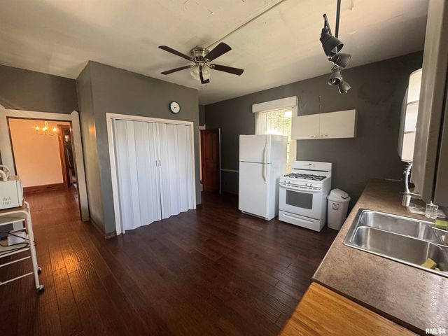 607 S 17TH Street, Quincy, IL 62301