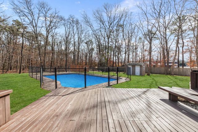 1220 Carlls Straight Path, Dix Hills, NY 11746