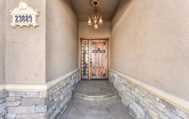 23889 Cruise Circle Drive, Canyon Lake, CA 92587