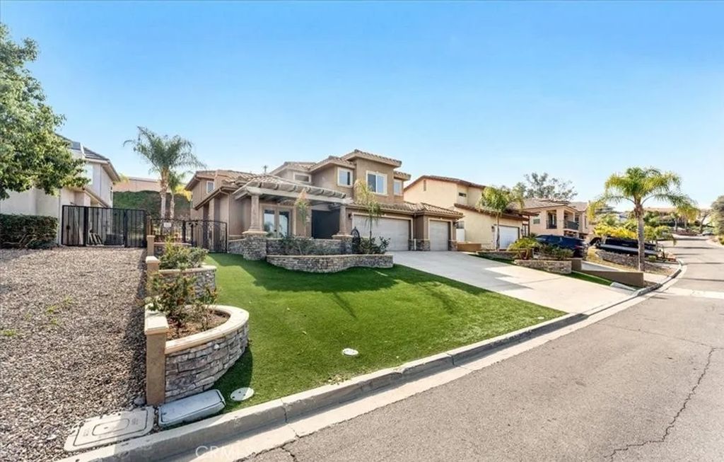 23889 Cruise Circle Drive, Canyon Lake, CA 92587