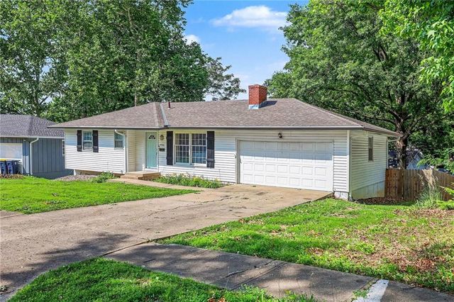 4300 E 104th Terrace, Kansas City, MO 64137