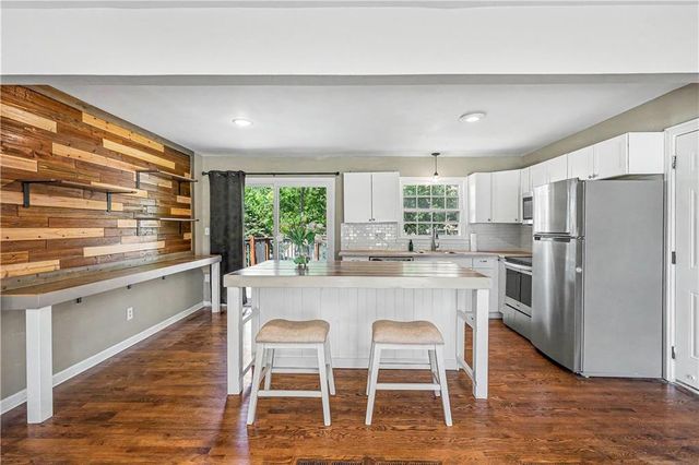 4300 E 104th Terrace, Kansas City, MO 64137