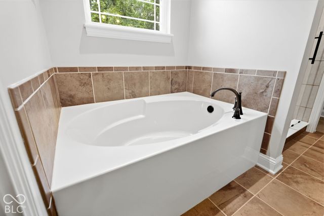 10038 Indian Lake Boulevard N, Indianapolis, IN 46236