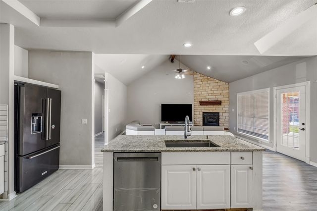 1466 Oakwood Drive, Stephenville, TX 76401