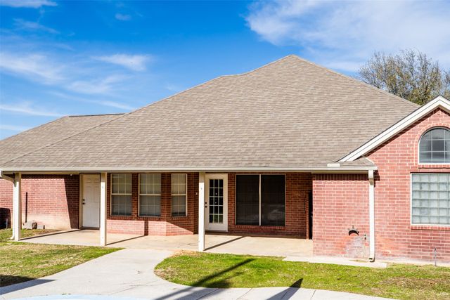 1466 Oakwood Drive, Stephenville, TX 76401