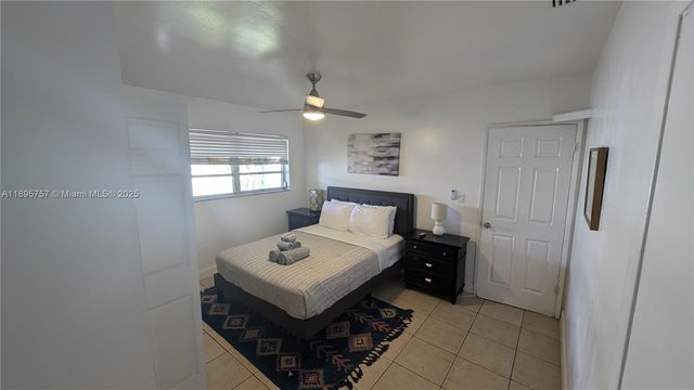 460 NE 45th St 2, Oakland Park, FL 33334