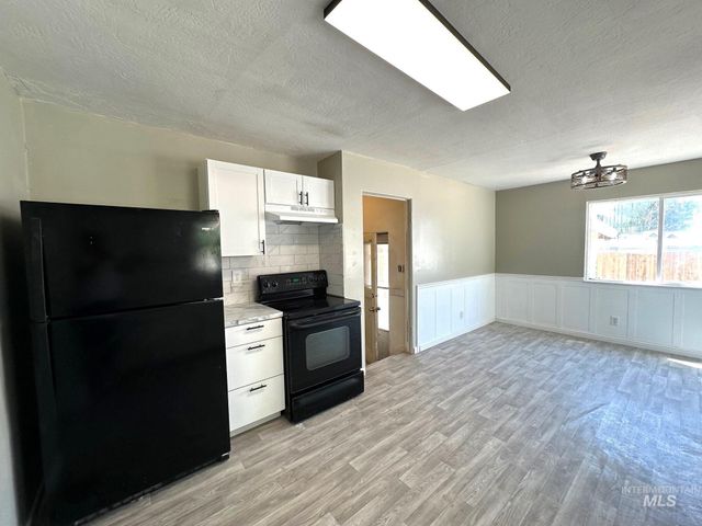 264 SW 10th Ave, Ontario, OR 97914
