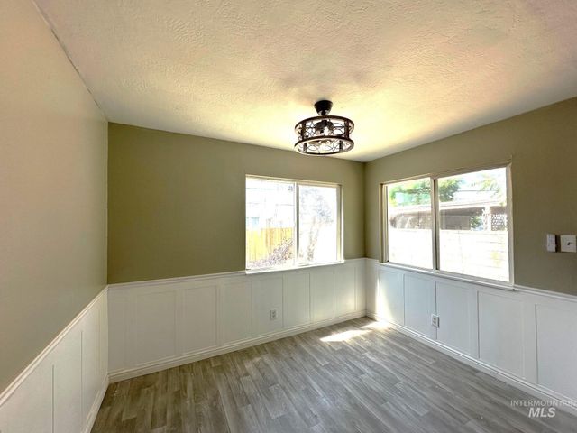 264 SW 10th Ave, Ontario, OR 97914