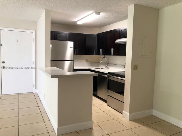 10757 Cleary Boulevard 104, Plantation, FL 33324