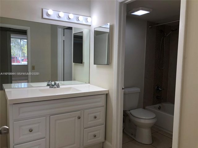 10757 Cleary Boulevard 104, Plantation, FL 33324