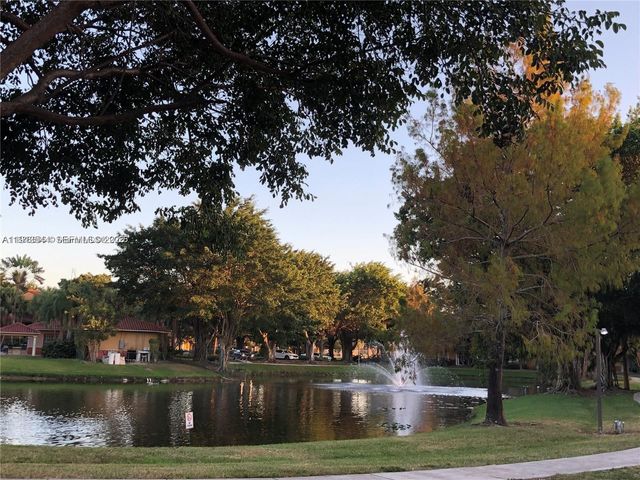 10757 Cleary Boulevard 104, Plantation, FL 33324