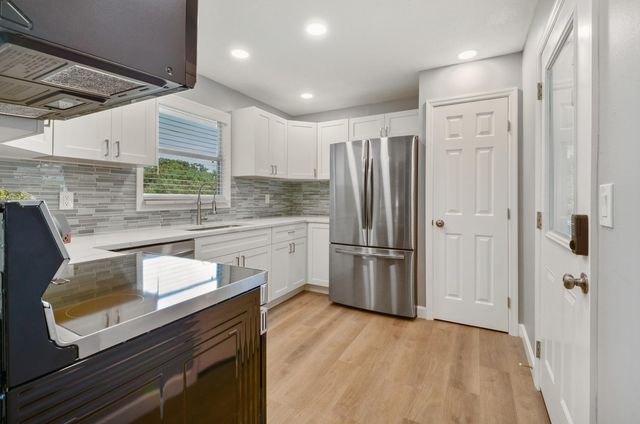 8745 98TH Court, Vero Beach, FL 32967