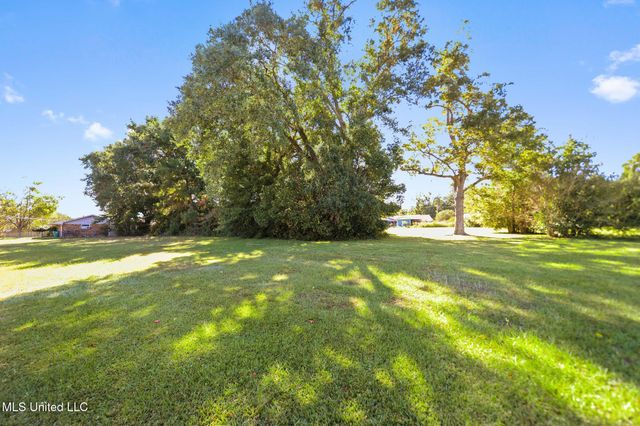 502 Highway 90, Bay Saint Louis, MS 39520