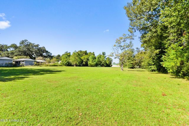 502 Highway 90, Bay Saint Louis, MS 39520