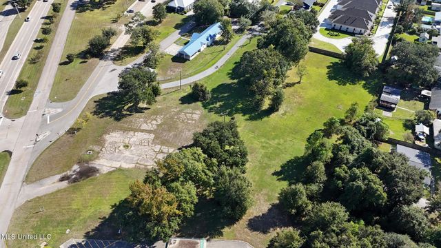 502 Highway 90, Bay Saint Louis, MS 39520