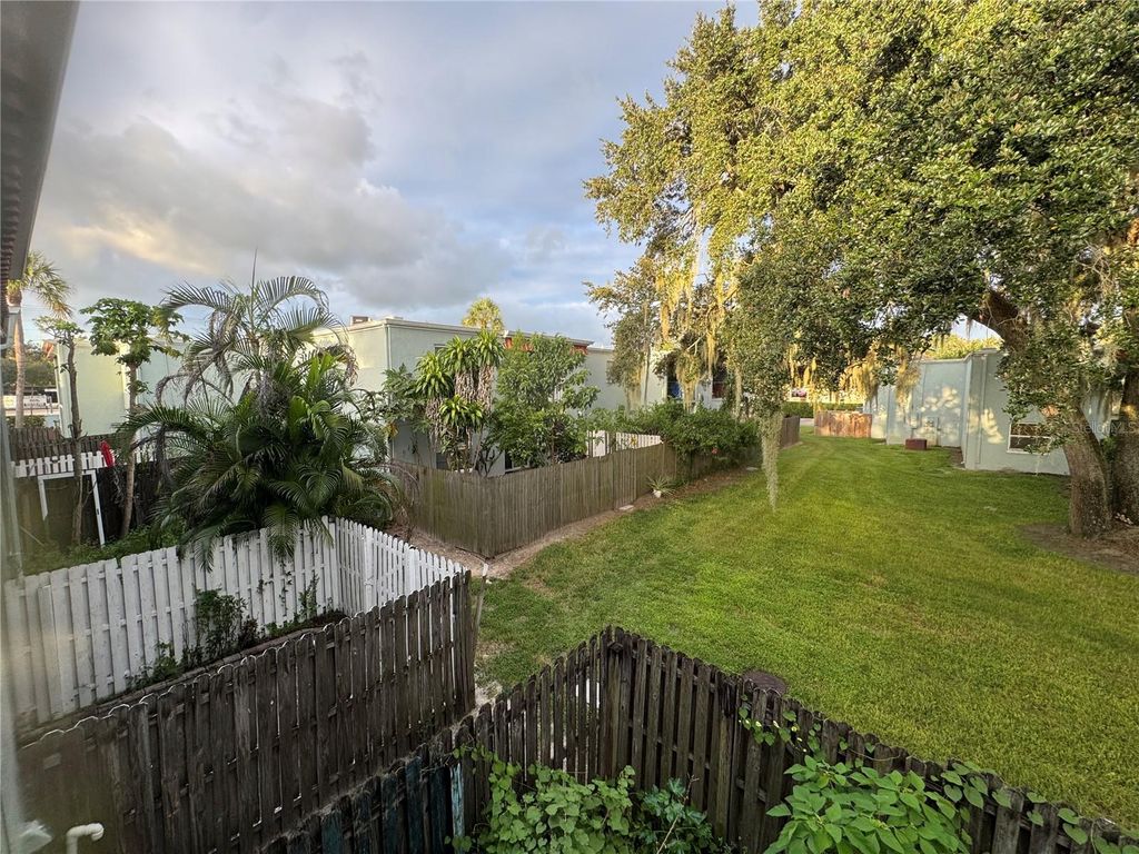 Image 40 of property listing at 2884 SOMERSET PARK DRIVE 2907, Tampa, FL 33613