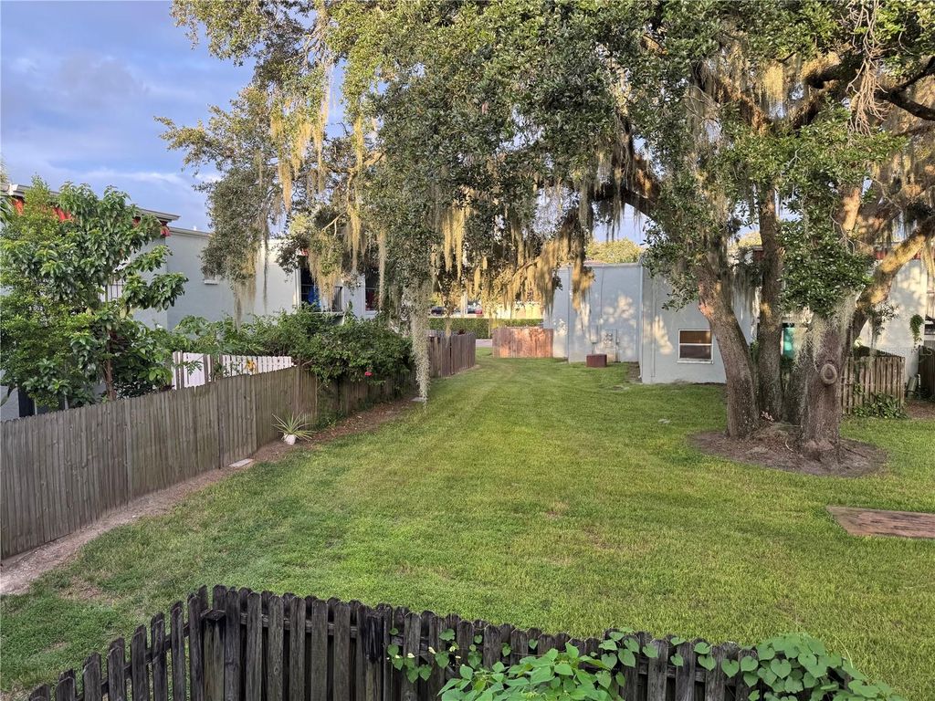 Image 43 of property listing at 2884 SOMERSET PARK DRIVE 2907, Tampa, FL 33613
