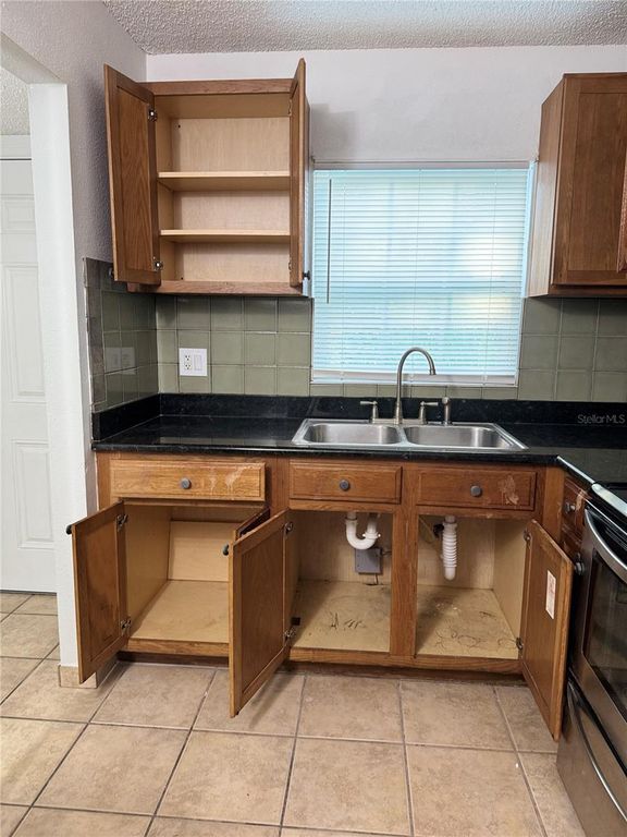 Image 10 of property listing at 2884 SOMERSET PARK DRIVE 2907, Tampa, FL 33613
