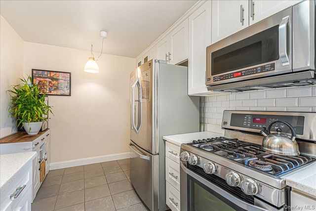 14455 Melbourne Avenue 3E, Flushing, NY 11367