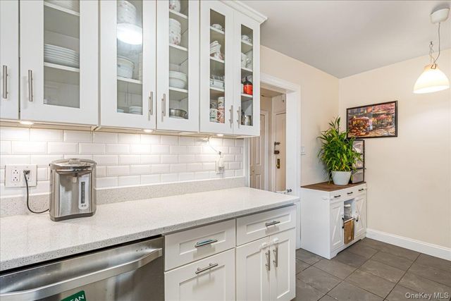 14455 Melbourne Avenue 3E, Flushing, NY 11367