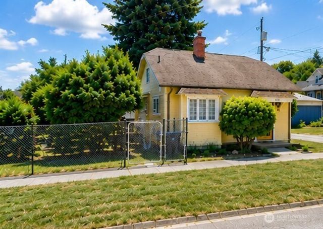 1108 43rd Street S, Tacoma, WA 98418