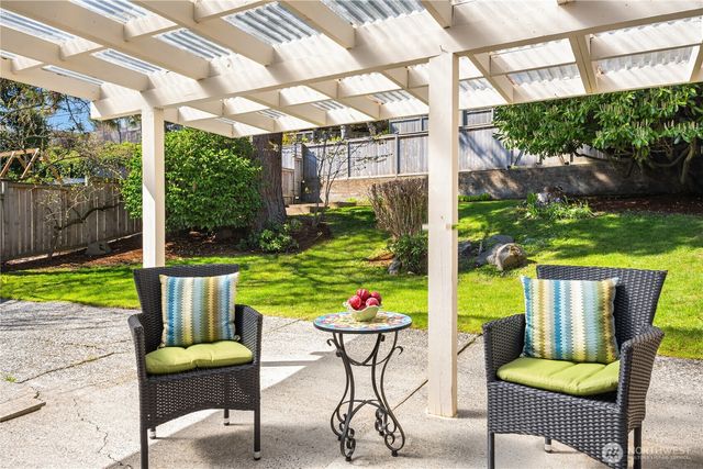 5211 40th Avenue SW, Seattle, WA 98136