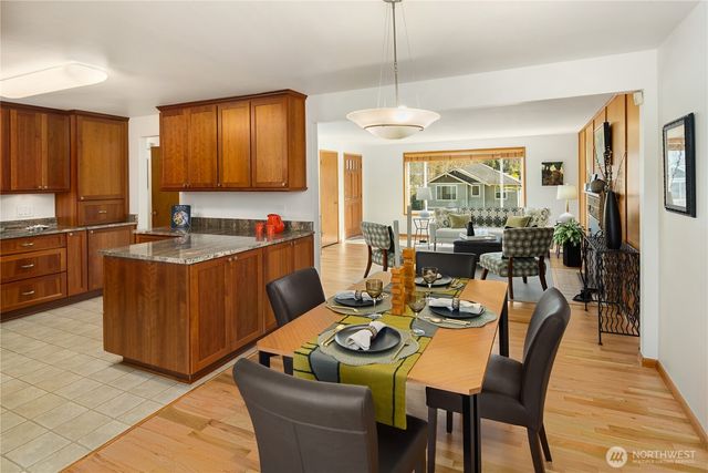 5211 40th Avenue SW, Seattle, WA 98136