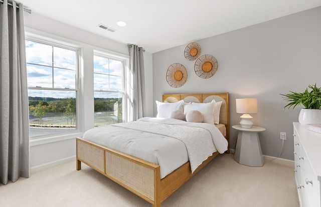 17 Mason Way 74, Woburn, MA 01801