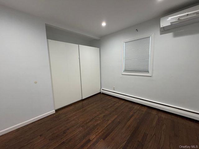 1 Munro Boulevard 1 F, Valley Stream, NY 11581