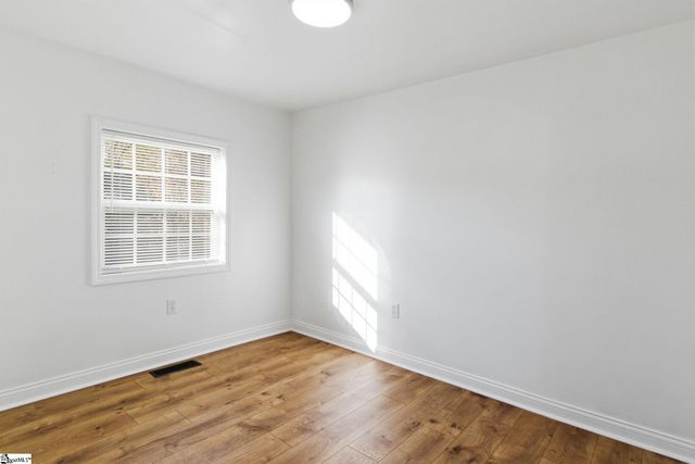 44 Clark Street, Laurens, SC 29360