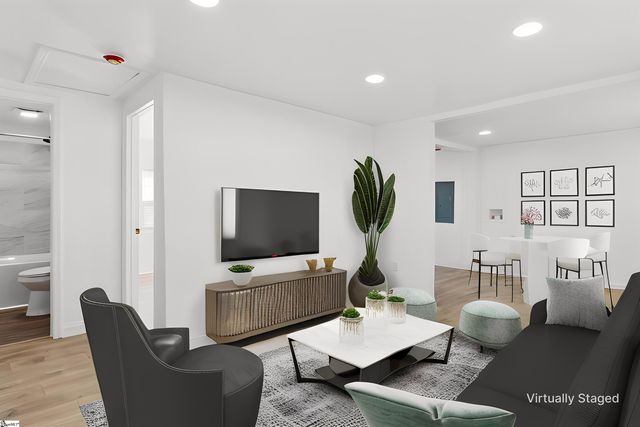 44 Clark Street, Laurens, SC 29360