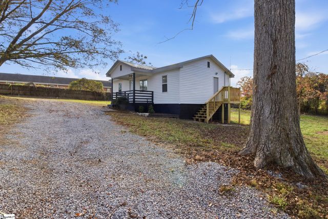 44 Clark Street, Laurens, SC 29360