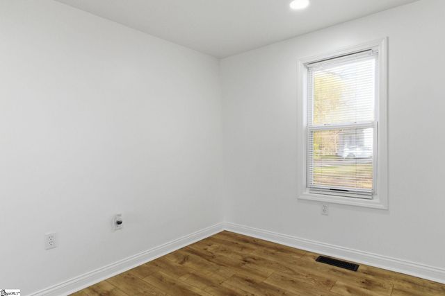 44 Clark Street, Laurens, SC 29360