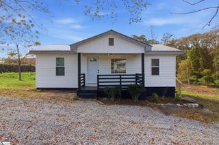 44 Clark St Street, Laurens, SC 29360