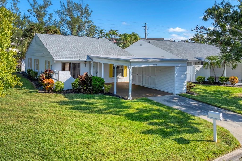 9509 KINGSTON DRIVE, Bradenton, FL 34210
