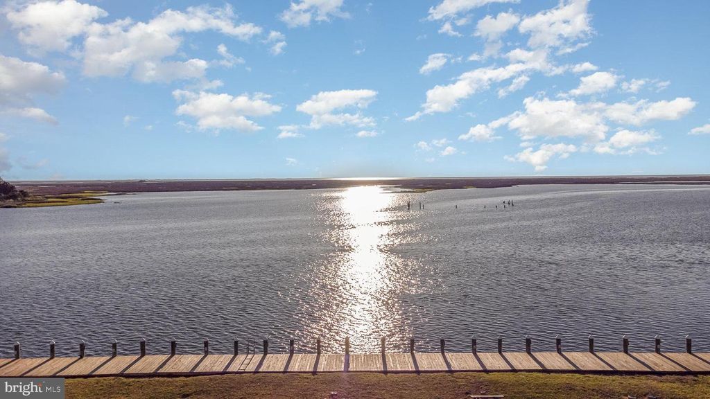 101 Williams St Unit 402, Crisfield, MD 21817