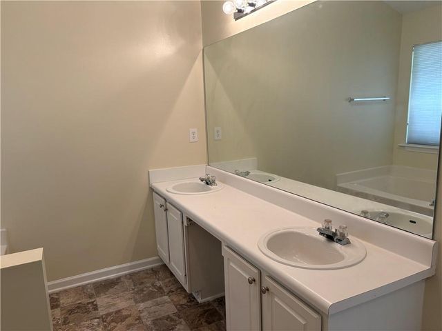 5975 Hillvale Trail, Lithonia, GA 30058