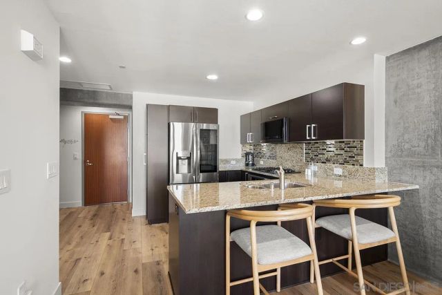 800 The Mark Lane 1502, San Diego, CA 92101