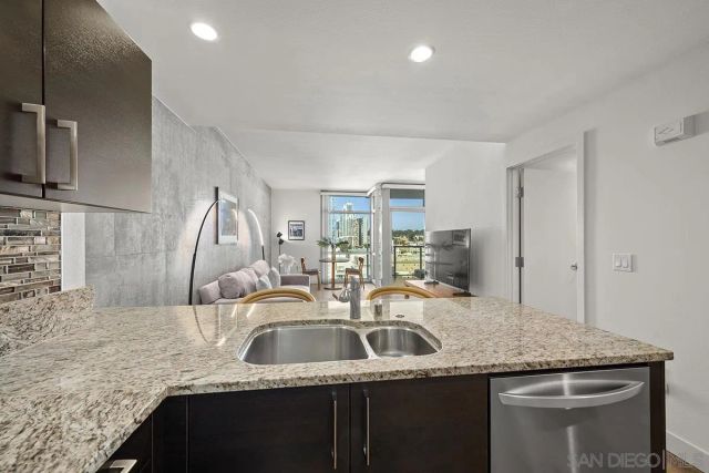 800 The Mark Lane 1502, San Diego, CA 92101