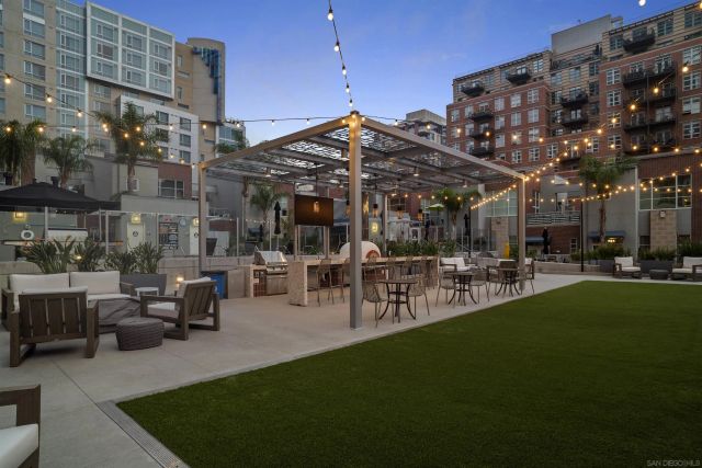 800 The Mark Lane 1502, San Diego, CA 92101