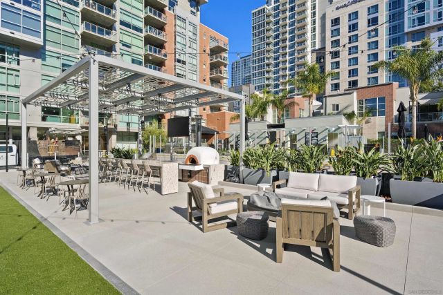 800 The Mark Lane 1502, San Diego, CA 92101