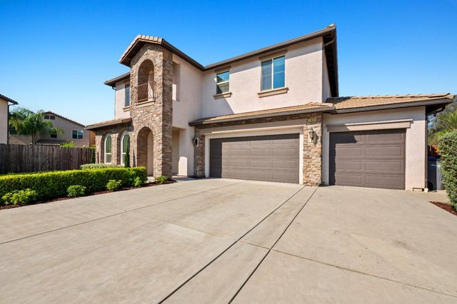 1805 E Bella Rosa Avenue, Fresno, CA 93730