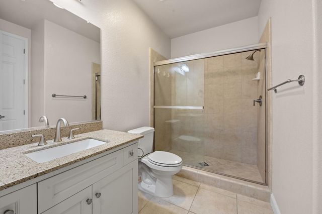 1805 E Bella Rosa Avenue, Fresno, CA 93730