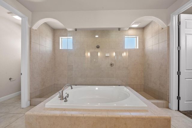 1805 E Bella Rosa Avenue, Fresno, CA 93730