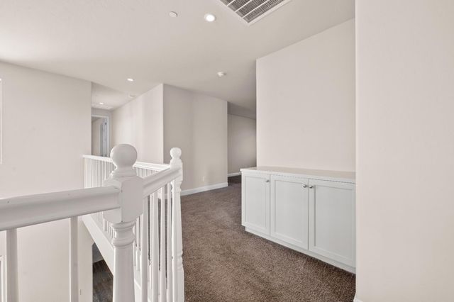 1805 E Bella Rosa Avenue, Fresno, CA 93730