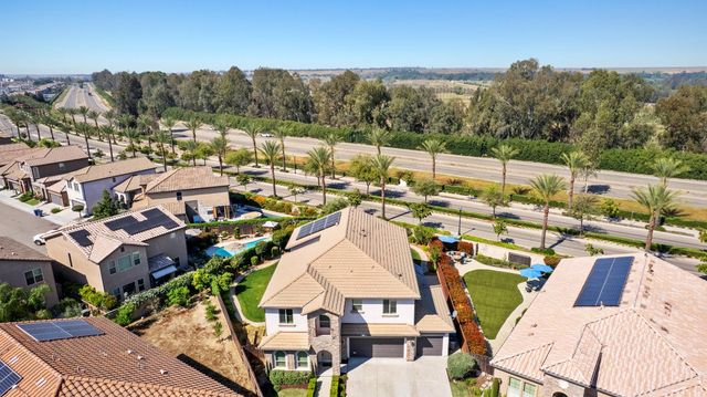 1805 E Bella Rosa Avenue, Fresno, CA 93730